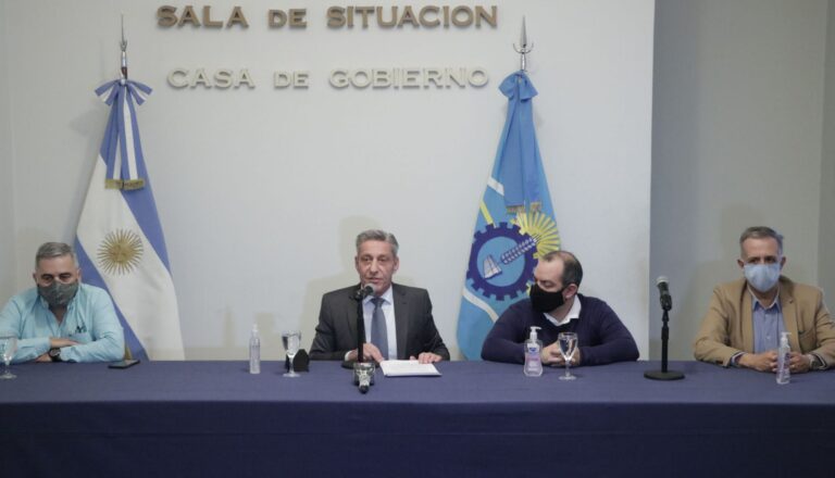 Arcioni anunció el fin del pago escalonado en noviembre y el cronograma de haberes