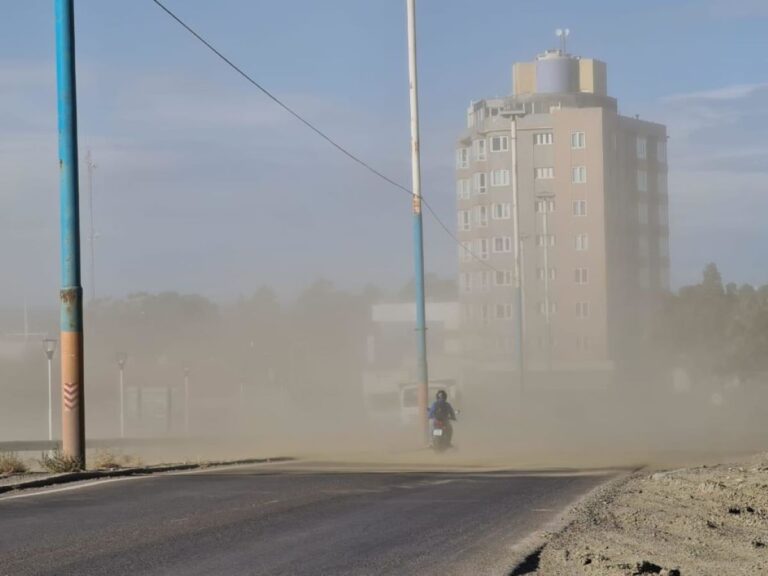 Emiten un nuevo alerta amarillo por fuertes vientos en el sur de Chubut