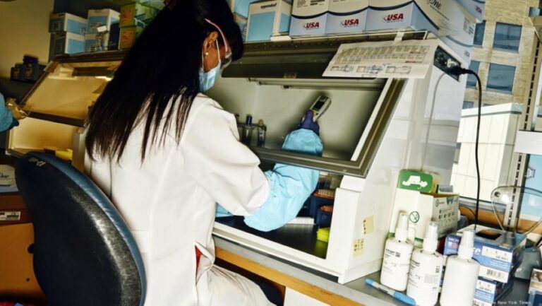 Johnson & Johnson detuvo las pruebas de su vacuna por enfermedad de un participante