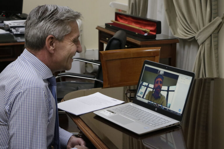 Arcioni mantuvo videoconferencia con el nuevo Secretario General del Consejo Federal de Inversiones
