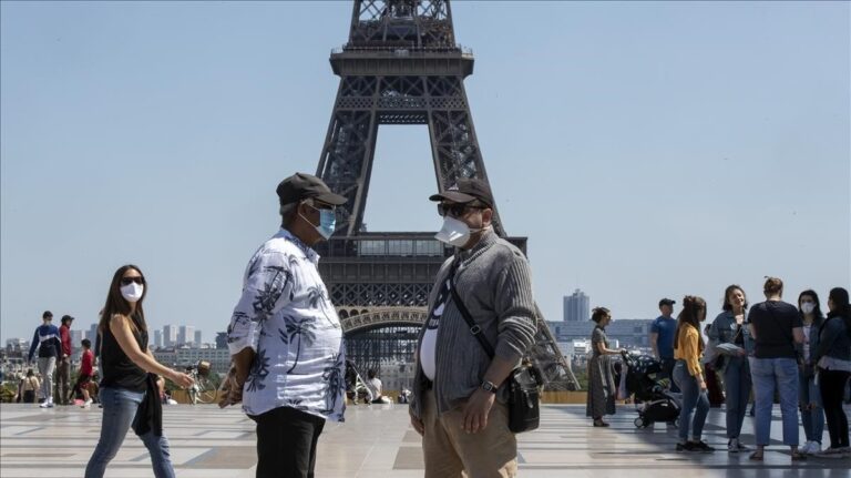 Francia decreta un nuevo confinamiento para frenar la segunda ola de COVID-19