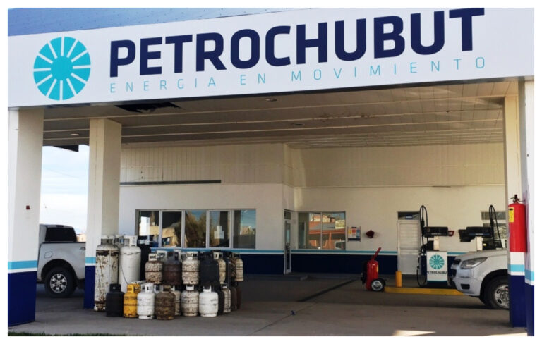 «Nunca en todo este periodo hubo una estación de servicio cerrada y una garrafa sin llevar»