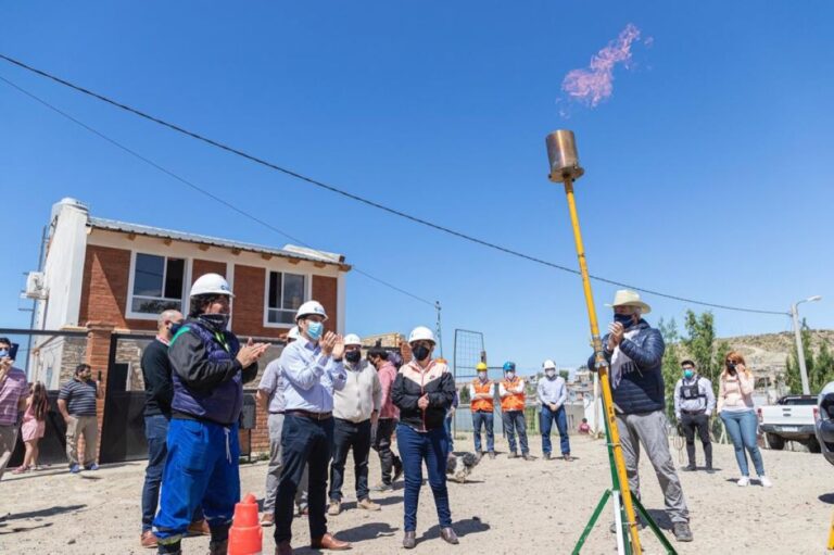 Quedó inaugurada una nueva red de gas en barrio San Cayetano