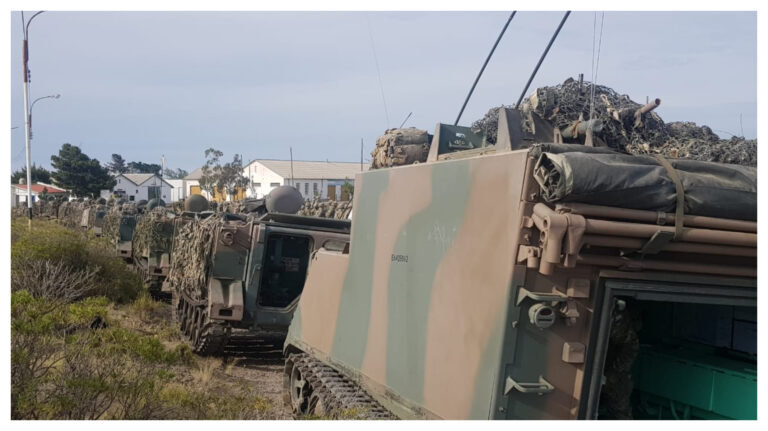 Gran despliegue de personal y de vehículos por Ejercicios Militares en Bahía Solano