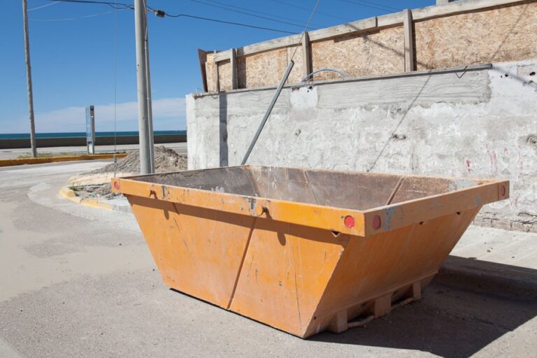 Rada Tilly: Regulación sobre uso de volqueas, bateas y contenedores