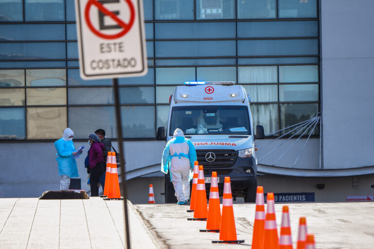 Chile registra un nuevo récord diario de 59 muertes y superó los 105.000 contagios