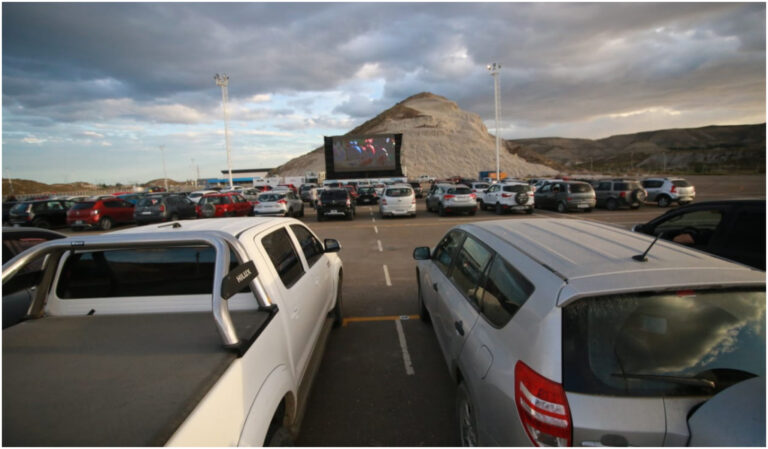 La propuesta «Desde el Auto» incluirá cine deportivo