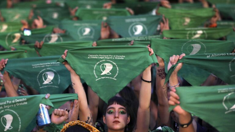 Evalúan incluir la objeción de conciencia institucional en el proyecto sobre el aborto