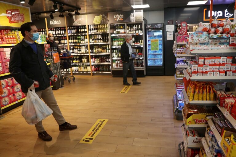 Fuerte pesimismo de consumidores y familias sobre la situación y el futuro de la economía