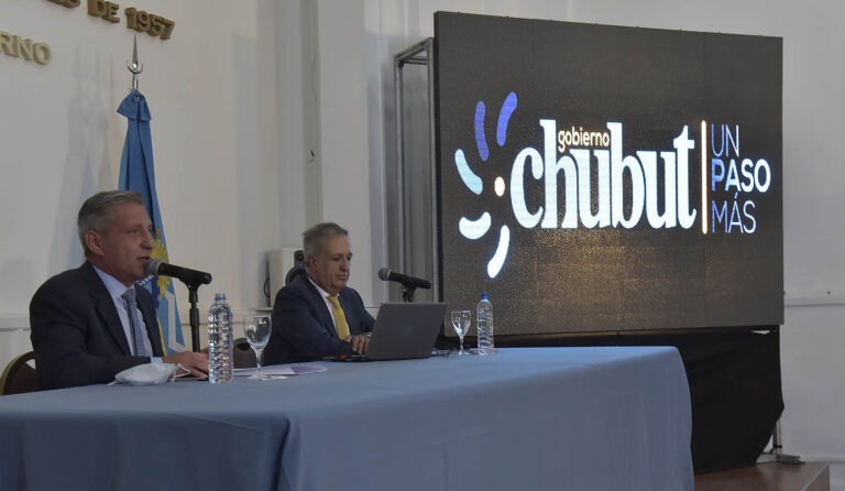 Arcioni anunció el reperfilamiento de la deuda extranjera de la Provincia del Chubut