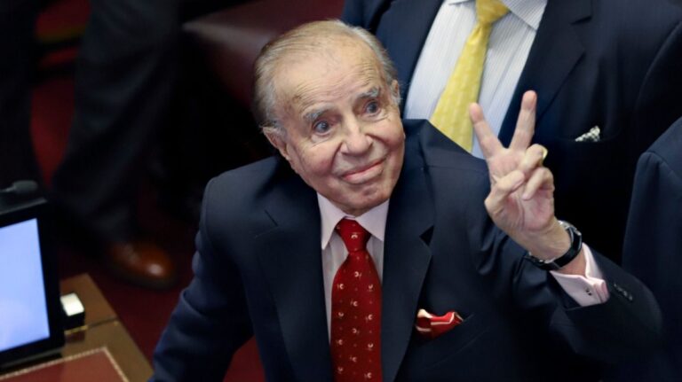 Carlos Menem sufrió una falla renal y su cuadro se complicó
