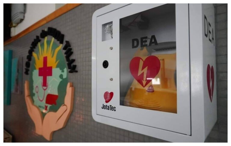 El Hospital de Rada Tilly capacitó a la comunidad y actores sociales sobre el uso del DEA