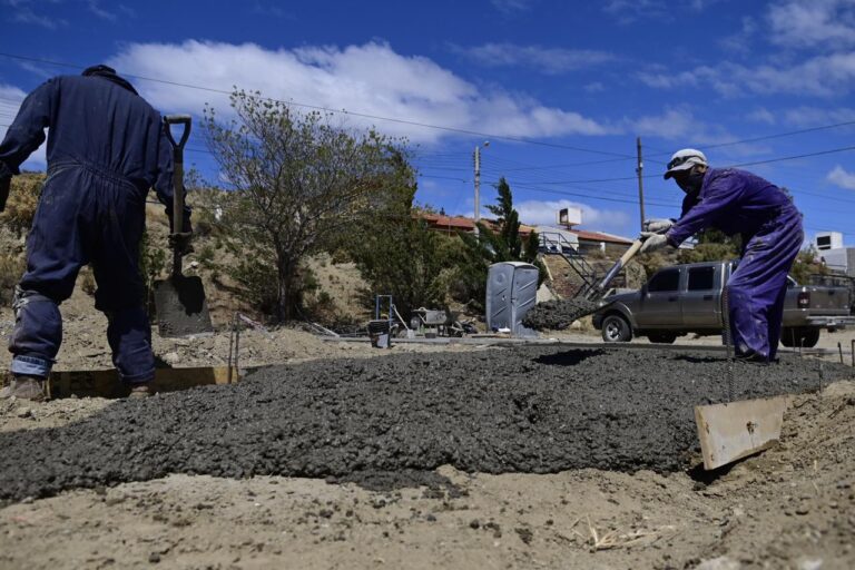 Plaza de los Inmigrantes: avanzan los trabajos de acondicionamiento