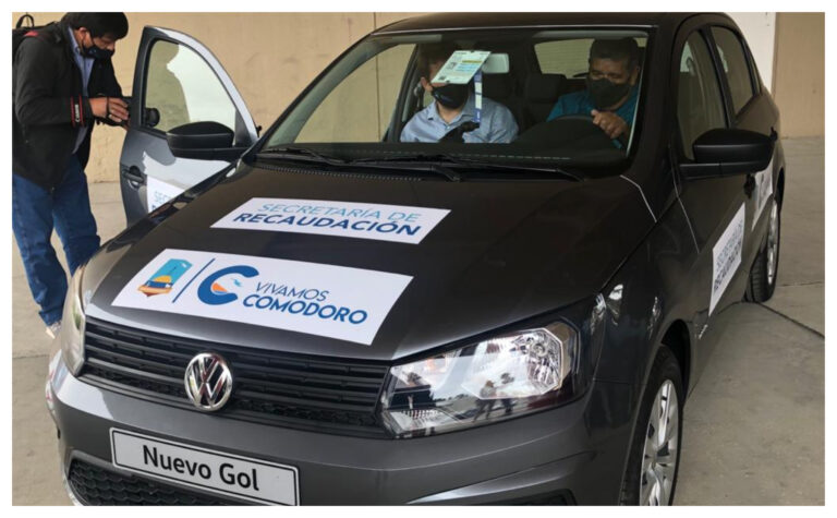 Se entregó el vehículo del sorteo de contribuyentes al día