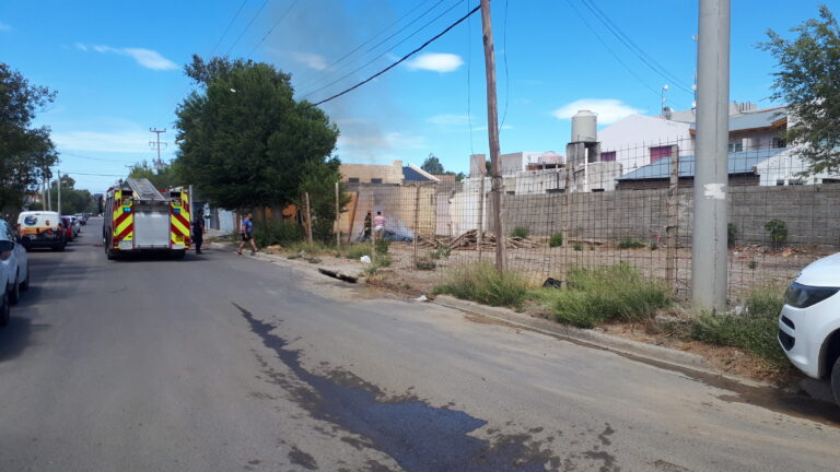 Rada Tilly: Incendio en un terreno de la villa balnearia