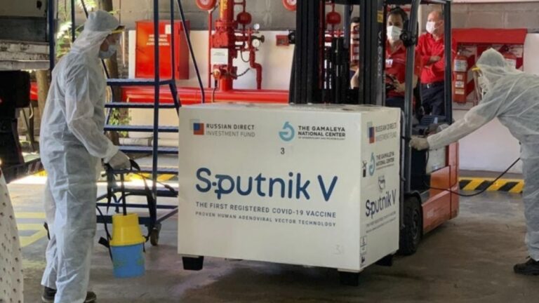 Parte un nuevo vuelo a Moscú, traerá más dosis de la vacuna Sputnik V