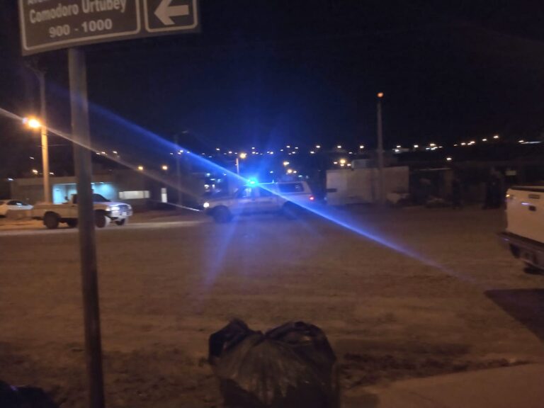 Rada Tilly: Asesinaron a un hombre a puñaladas