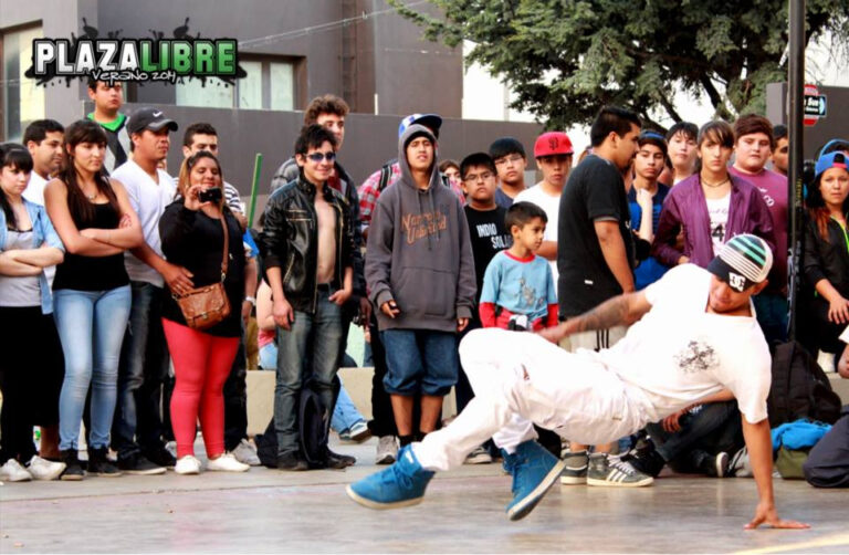 Lunes y martes de Hip Hop en la costanera de Comodoro