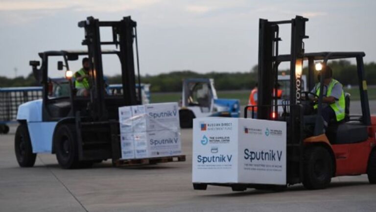 Llega esta tarde el avión con nuevo cargamento de vacunas Sputnik V