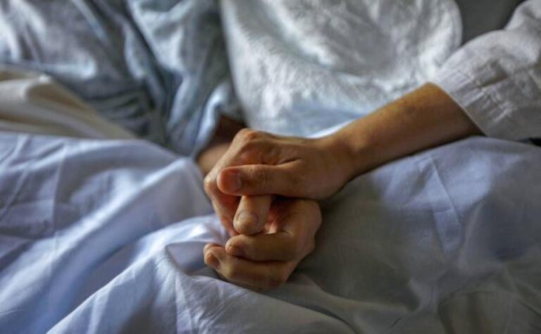España legaliza la eutanasia y el suicidio asistido