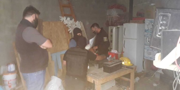 Rada Tilly: Limpiaba patios y después robaba herramientas