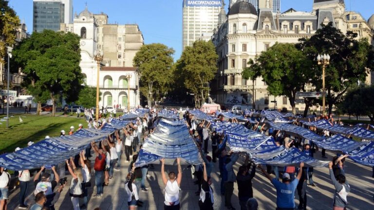 Día de la Memoria: homenajearon a las Madres Línea Fundadora en Plaza de Mayo