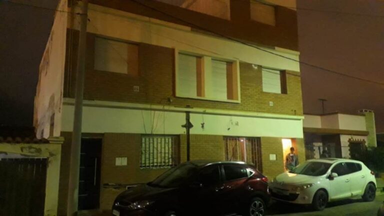 Comodoro: Un joven rompió los vidrios de un departamento en barrio Pietrobelli