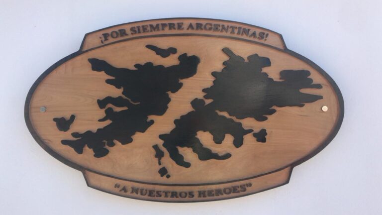 Comodoro homenajeó a los Héroes de Malvinas