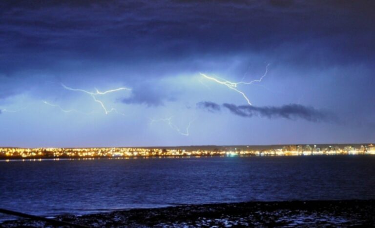 Rige alerta por tormentas eléctricas en Chubut