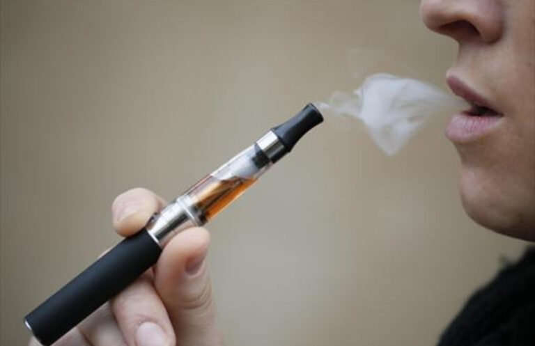 Chubut: Prohibirán fumar cigarrillos electrónicos en lugares públicos y privados cerrados