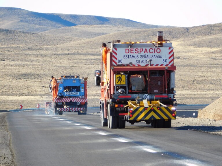 Vialidad Nacional realiza trabajos de demarcación en la Ruta N° 40
