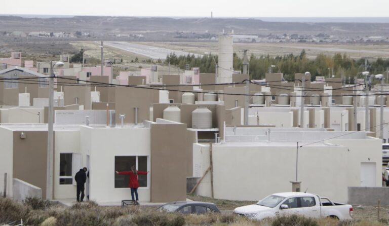 Viviendas: El Gobierno del Chubut entregó 48 unidades habitacionales
