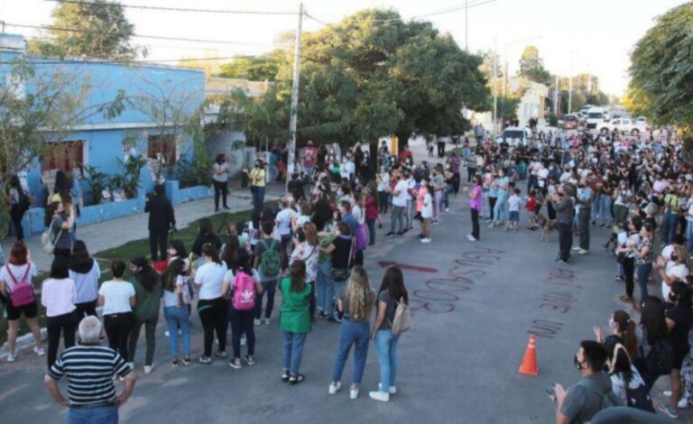 Abusó de su nieta, fue condenado, pero no irá preso por «buen concepto social»