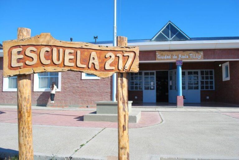 Padres de la Escuela N° 217 de Rada Tilly: «nos están haciendo perder el año presencial»