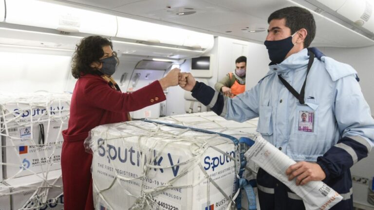 Llegó un nuevo vuelo con 815.150 dosis de la Sputnik V