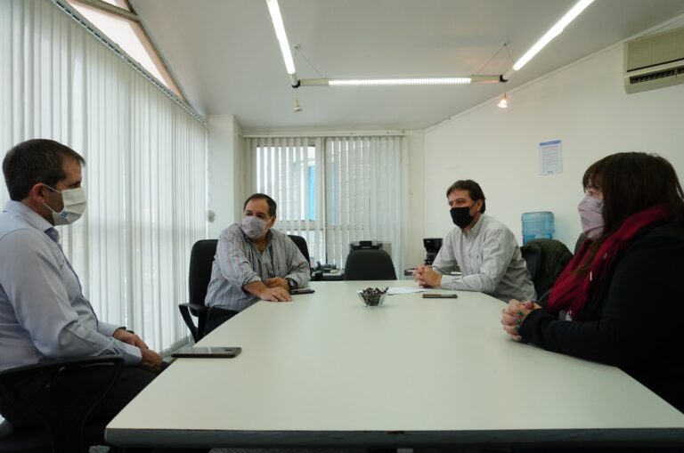 El Municipio de Rada Tilly firmó un convenio para ampliar la red de gas