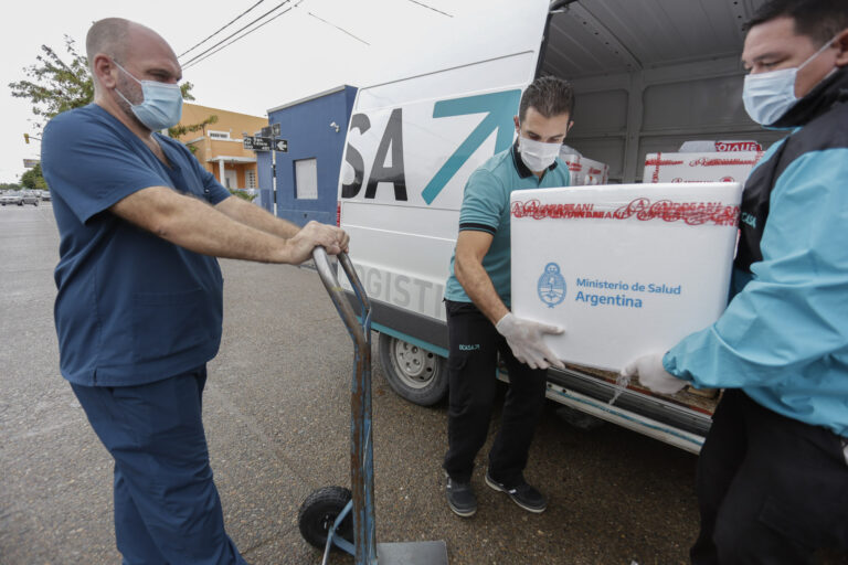 Llegan a Chubut 11.100 nuevas dosis de Astrazeneca