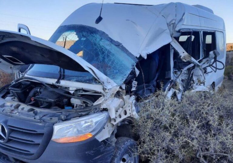 Accidente en Ruta 26: chocaron un camión y una trafic