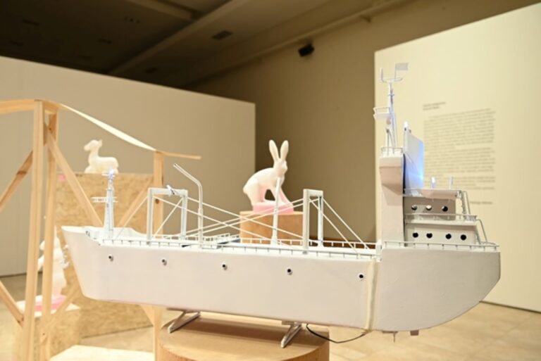 Rada Tilly: inauguran la exposición «Fábulas Patagónicas»
