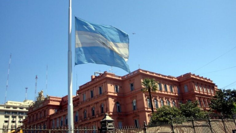 Cinco días de Duelo Nacional en homenaje a los muertos por coronavirus