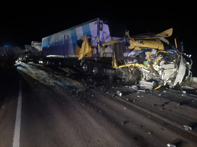 Accidente Ruta 3: camiones chocan entre Comodoro y Trelew