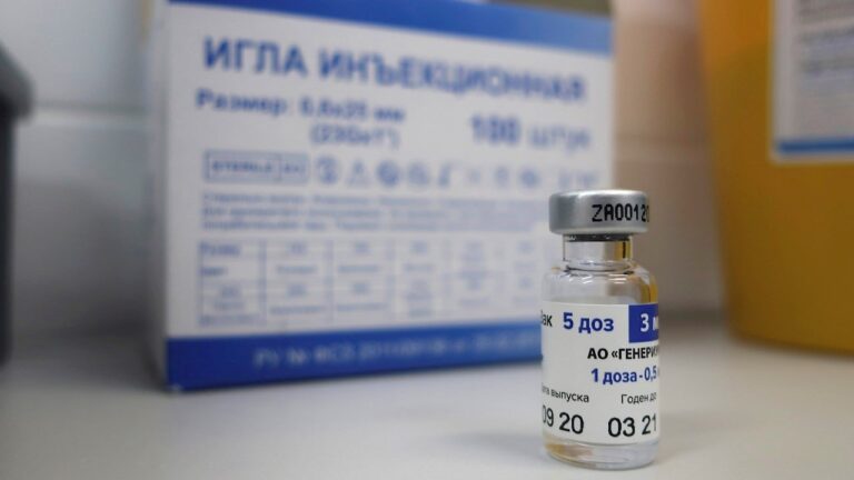 Rusia autorizó la vacuna monodosis contra el coronavirus «Sputnik light»
