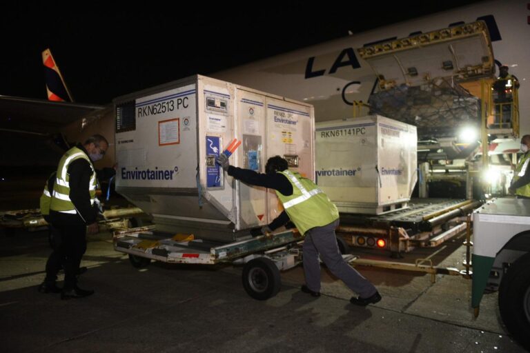 Se están distribuyendo casi 1.400.000 vacunas en todo el país