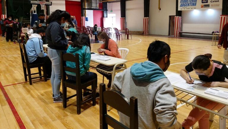 Esquel: inició la vacunación de adolescentes con condiciones de priorización
