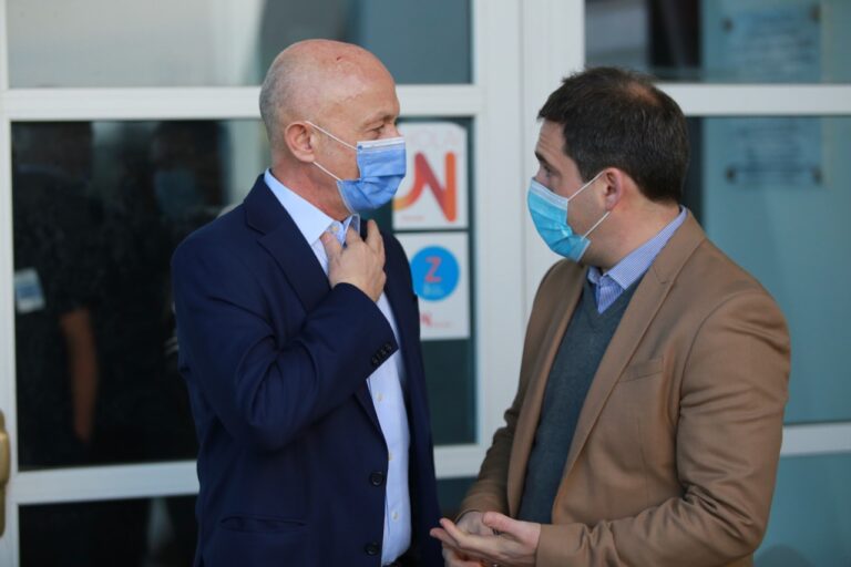 Luque participó de una jornada sobre vacunación y post pandemia en Caleta Olivia