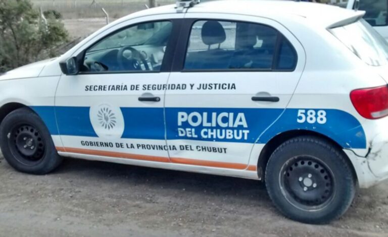 Comodoro: un hombre dejó inconsciente a un policía de un piedrazo