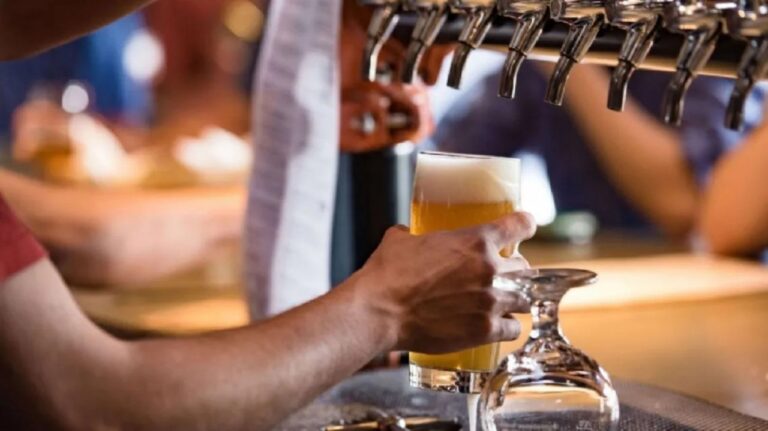 Extienden los horarios de bares y restaurantes en Comodoro