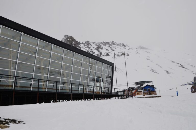 La Hoya reaviva su actividad tras la caída de nieve