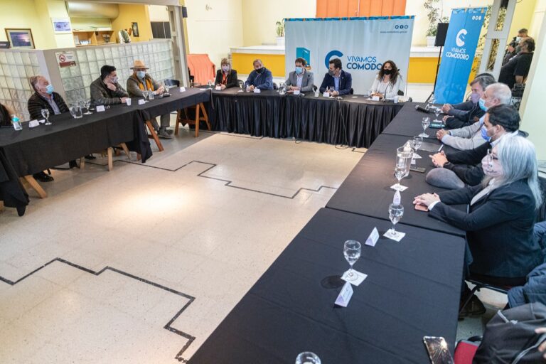 Luque convocó a intendentes para plantear la situación energética de los municipios Chubut