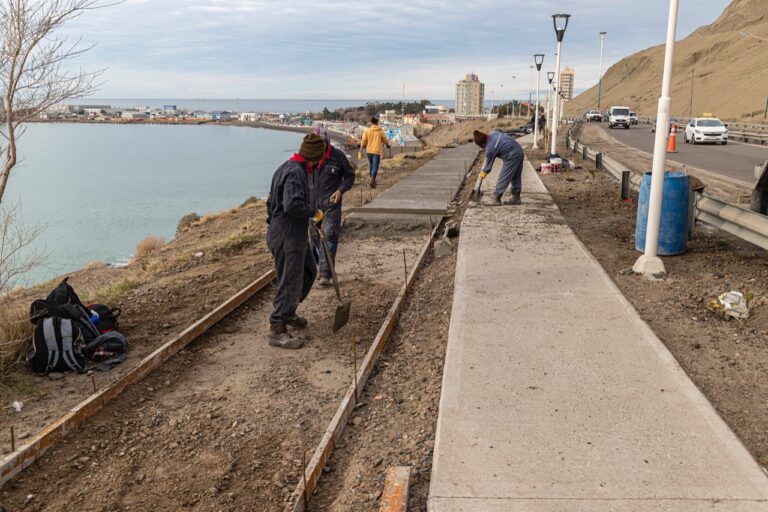 Avanzan las tareas de ampliación de paseos costeros en Comodoro